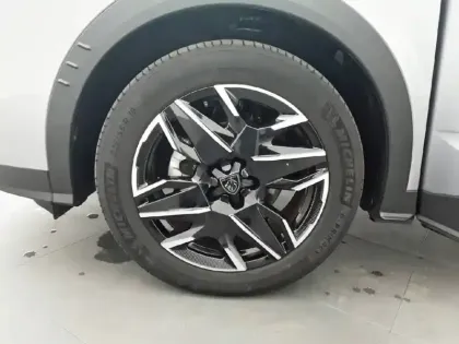 Photo 40 Peugeot 3008  Hybrid 136 e-DCS6