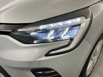 Photo 28 Renault Clio  E-Tech 140 - 21N