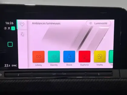 Photo 119 Volkswagen Golf  1.5 eTSI OPF 150 DSG7