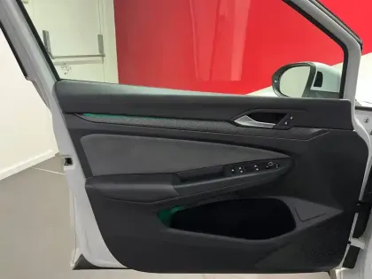 Photo 80 Volkswagen Golf  1.5 eTSI OPF 150 DSG7