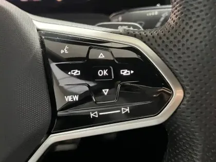 Photo 87 Volkswagen Golf  1.5 eTSI OPF 150 DSG7