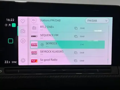 Photo 107 Volkswagen Golf  1.5 eTSI OPF 150 DSG7