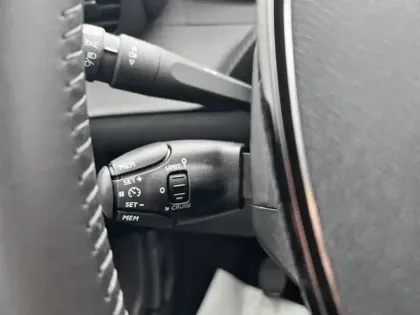 Photo 14 Peugeot 2008  PureTech 100 S&S BVM6