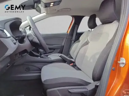 Photo 8 Renault Clio  E-Tech full hybrid 145 ch GSR2