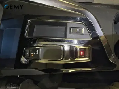 Photo 48 Peugeot 3008  Hybrid 225 e-EAT8