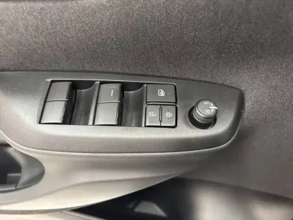 Photo 24 Mazda Mazda2  Hybrid 1.5L CVT 116 ch