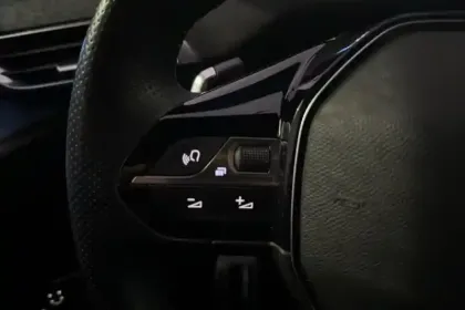 Photo 54 Peugeot 3008  Hybrid 225 e-EAT8