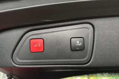 Photo 71 Peugeot 3008  Hybrid 225 e-EAT8