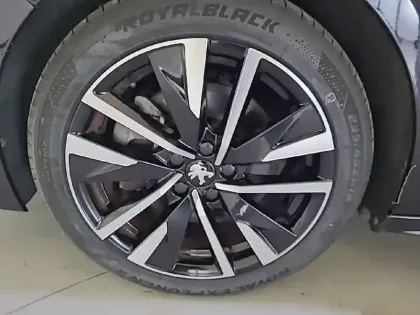 Photo 12 Peugeot 508  Hybrid 225 e-EAT8