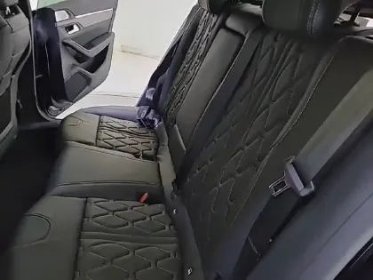 Photo 11 Peugeot 508  Hybrid 225 e-EAT8