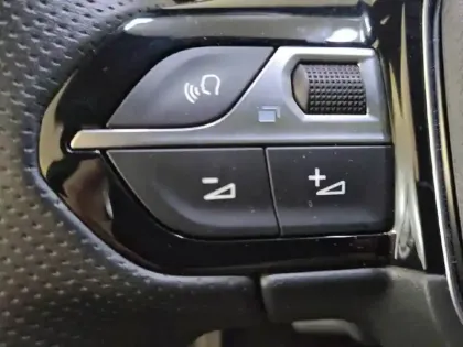 Photo 27 Peugeot 508  Hybrid 225 e-EAT8