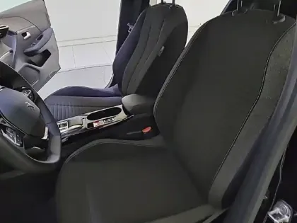 Photo 10 Peugeot 208  Electrique 50 kWh 136ch