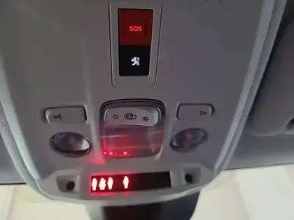 Photo 25 Peugeot 208  Electrique 50 kWh 136ch