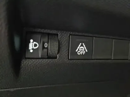 Photo 29 Peugeot 208  Electrique 50 kWh 136ch