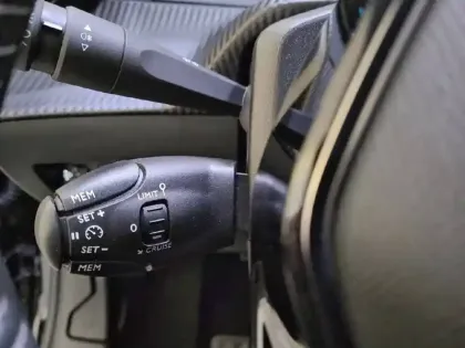 Photo 26 Peugeot 208  Electrique 50 kWh 136ch