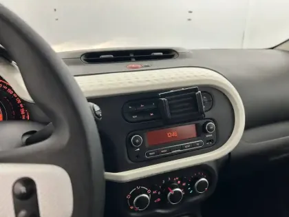 Photo 20 Renault Twingo  III SCe 65