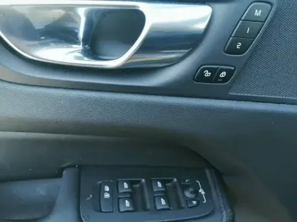 Photo 15 Volvo Xc60  B4 197 ch Geartronic 8