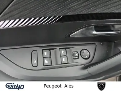 Photo 11 Peugeot 2008  Hybrid 136 e-DCS6