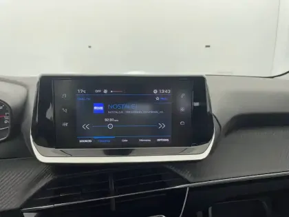 Photo 19 Peugeot 208  PureTech 100 S&S EAT8