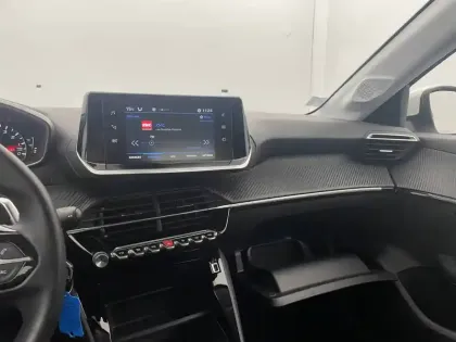 Photo 57 Peugeot 208  PureTech 100 S&S EAT8