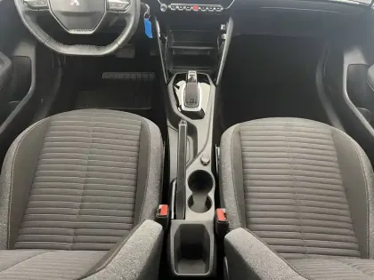 Photo 58 Peugeot 208  PureTech 100 S&S EAT8