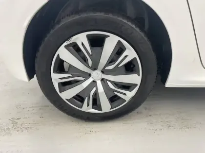 Photo 50 Peugeot 208  PureTech 100 S&S EAT8