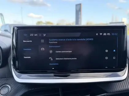 Photo 46 Peugeot 208  PureTech 100 S&S BVM6