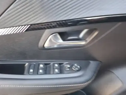 Photo 18 Peugeot 208  PureTech 100 S&S BVM6