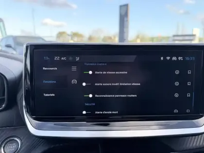 Photo 48 Peugeot 208  PureTech 100 S&S BVM6