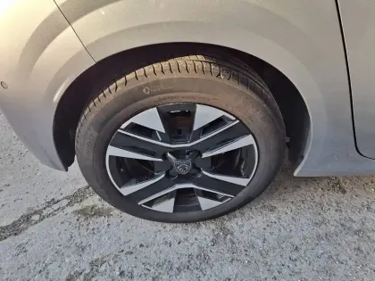 Photo 11 Peugeot 208  PureTech 100 S&S BVM6