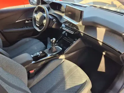 Photo 12 Peugeot 208  PureTech 100 S&S BVM6