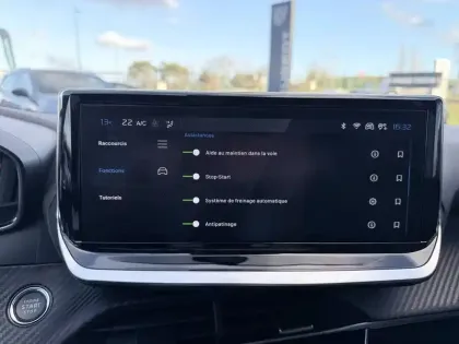 Photo 47 Peugeot 208  PureTech 100 S&S BVM6