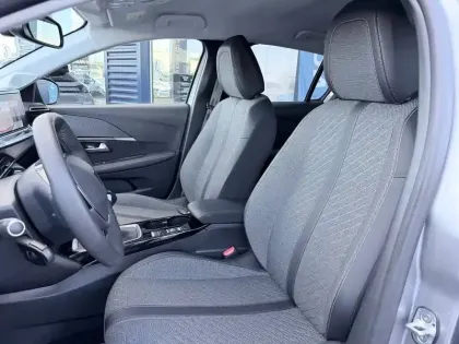 Photo 35 Peugeot 208  PureTech 100 S&S BVM6