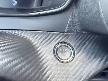 Photo 55 Peugeot 208  PureTech 100 S&S BVM6