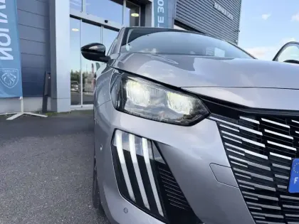 Photo 64 Peugeot 208  PureTech 100 S&S BVM6