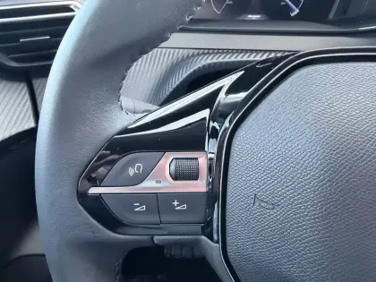 Photo 42 Peugeot 208  PureTech 100 S&S BVM6