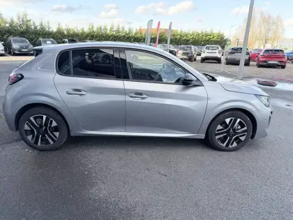 Photo 39 Peugeot 208  PureTech 100 S&S BVM6