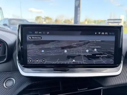 Photo 45 Peugeot 208  PureTech 100 S&S BVM6