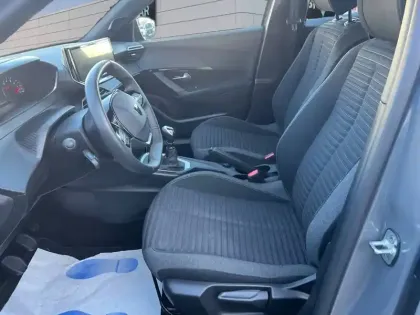 Photo 8 Peugeot 2008  PureTech 100 S&S BVM6