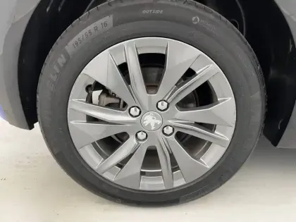 Photo 16 Peugeot 208  Electrique 50 kWh 136ch