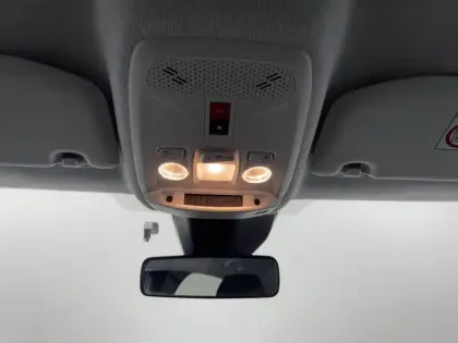 Photo 33 Peugeot 208  Electrique 50 kWh 136ch