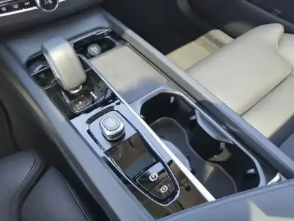 Photo 48 Volvo Xc60  T6 AWD Hybride rechargeable 253 ch+145 ch Geartronic 8