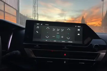 Photo 24 Citroën C4 e- 136 ch Automatique