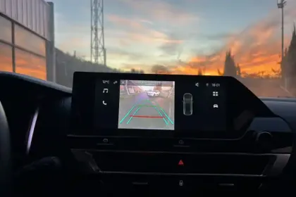 Photo 25 Citroën C4 e- 136 ch Automatique