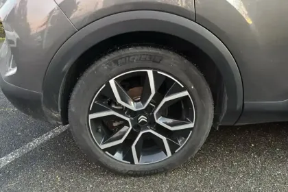 Photo 12 Citroën C4 e- 136 ch Automatique