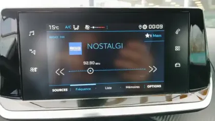 Photo 35 Peugeot 2008  PureTech 100 S&S BVM6