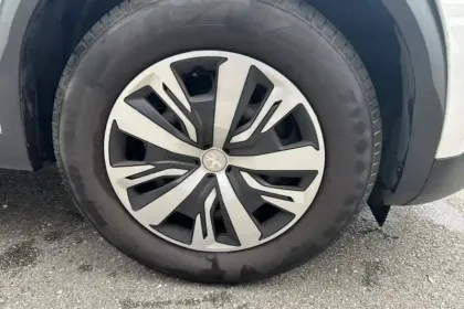 Photo 9 Peugeot 2008  PureTech 100 S&S BVM6