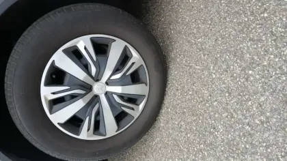 Photo 31 Peugeot 2008  PureTech 100 S&S BVM6