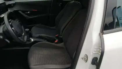 Photo 28 Peugeot 2008  PureTech 100 S&S BVM6