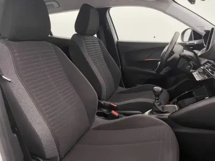 Photo 63 Peugeot 2008  PureTech 100 S&S BVM6